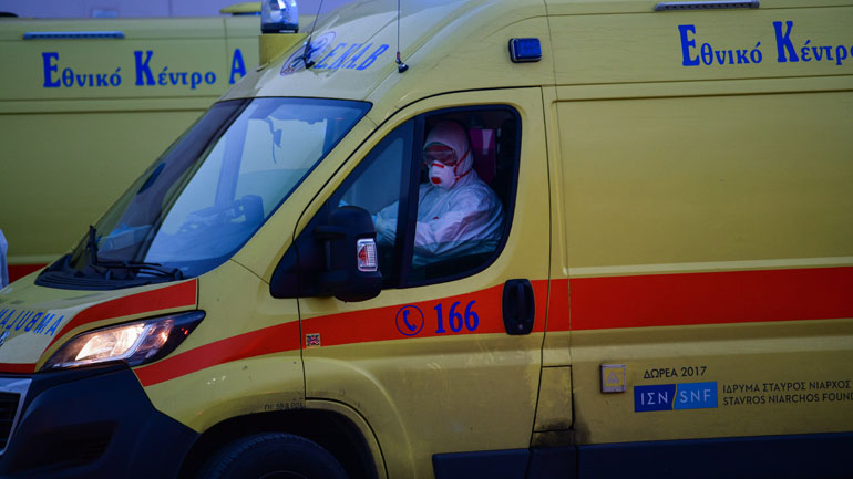 Νεκρός 74χρονος στη Σαλαμίνα που έπεσε με το αμάξι στη θάλασσα